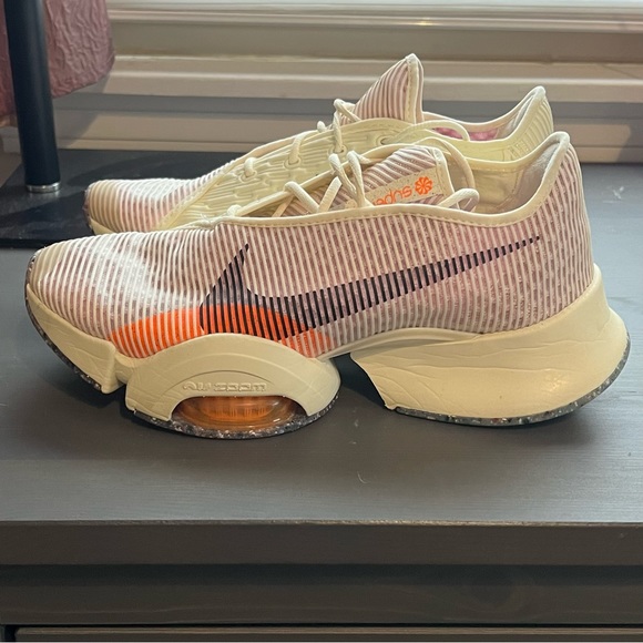 Like new Nike AirZoom SuperRep - Picture 2 of 8